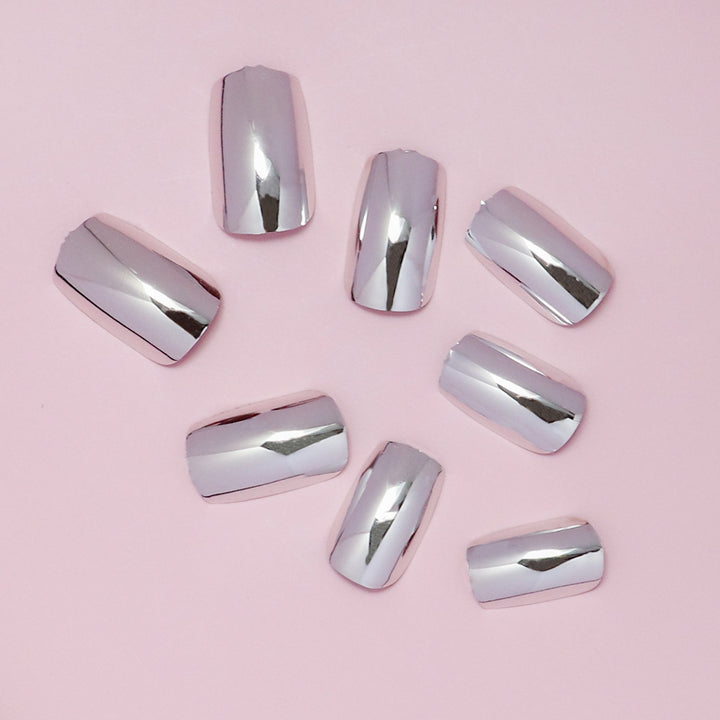 Premium Glossy Artificial Nails Stornfield