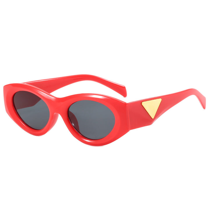 Women Retro-inspired Sunglasses with distinctive accents Stornfield