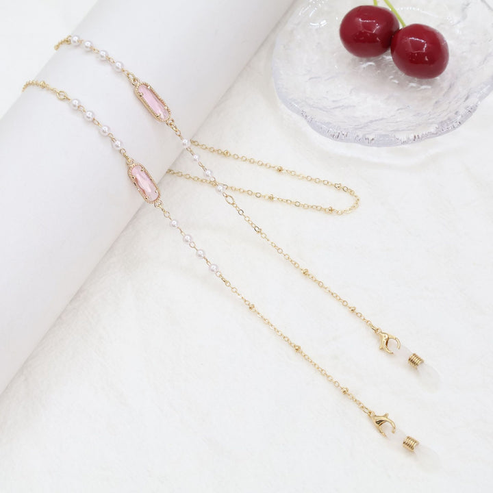 Elegant Eyewear Chain Holder Stornfield