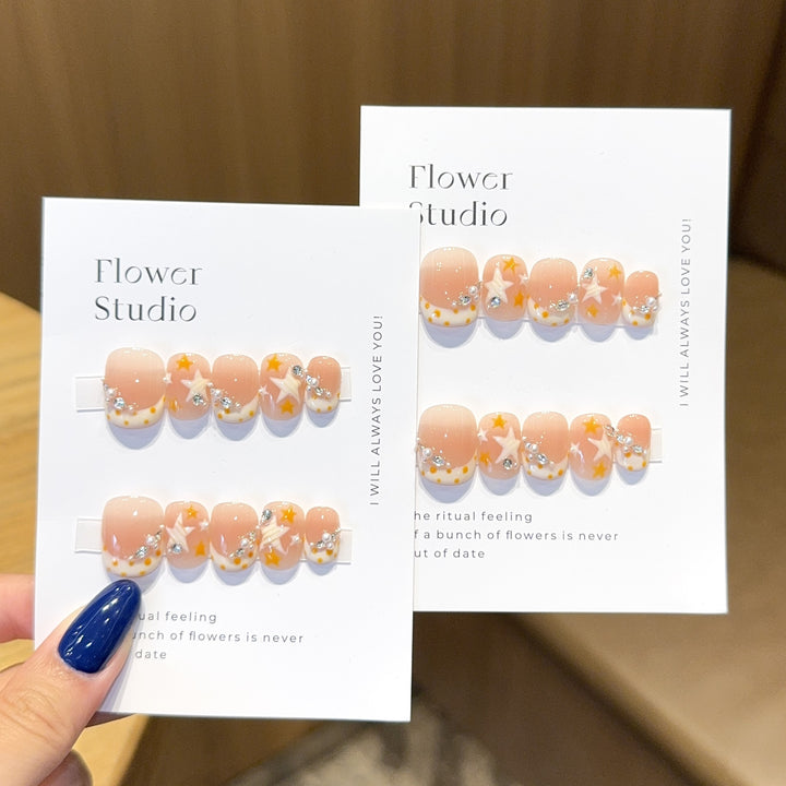 Artificial Nails in Elegant Flower Design Stornfield