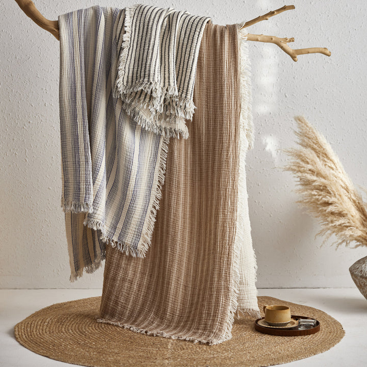 Ladies elegant and airy bedspread made of high-quality cotton Stornfield