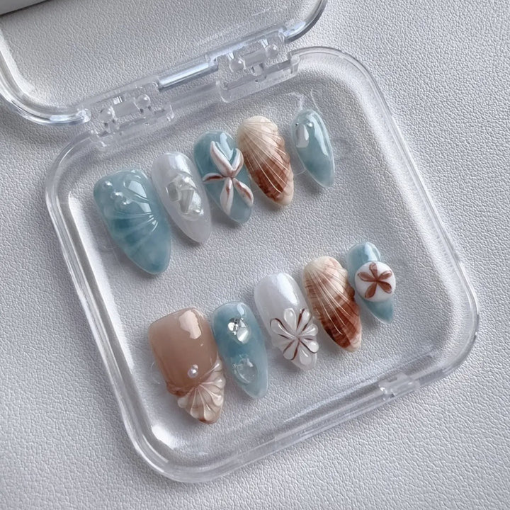 Coastal-Themed Press-On Nail Set
