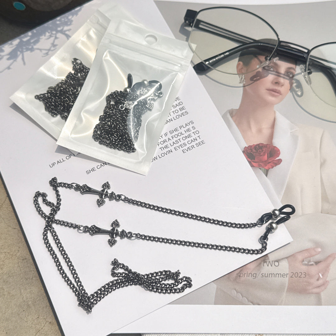 Stylish Cross-Detail Eyewear Chain Stornfield