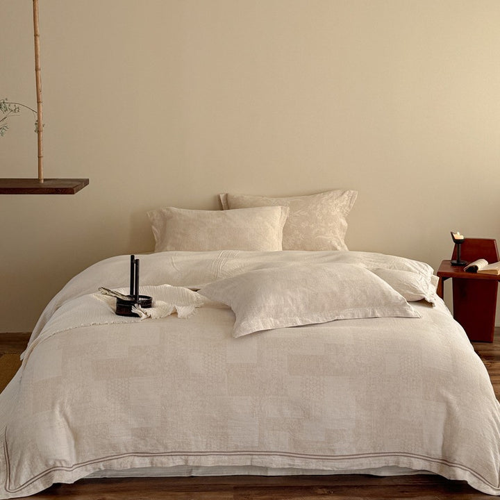 Linen bed linen set with subtle jacquard relief and stonewashed look
