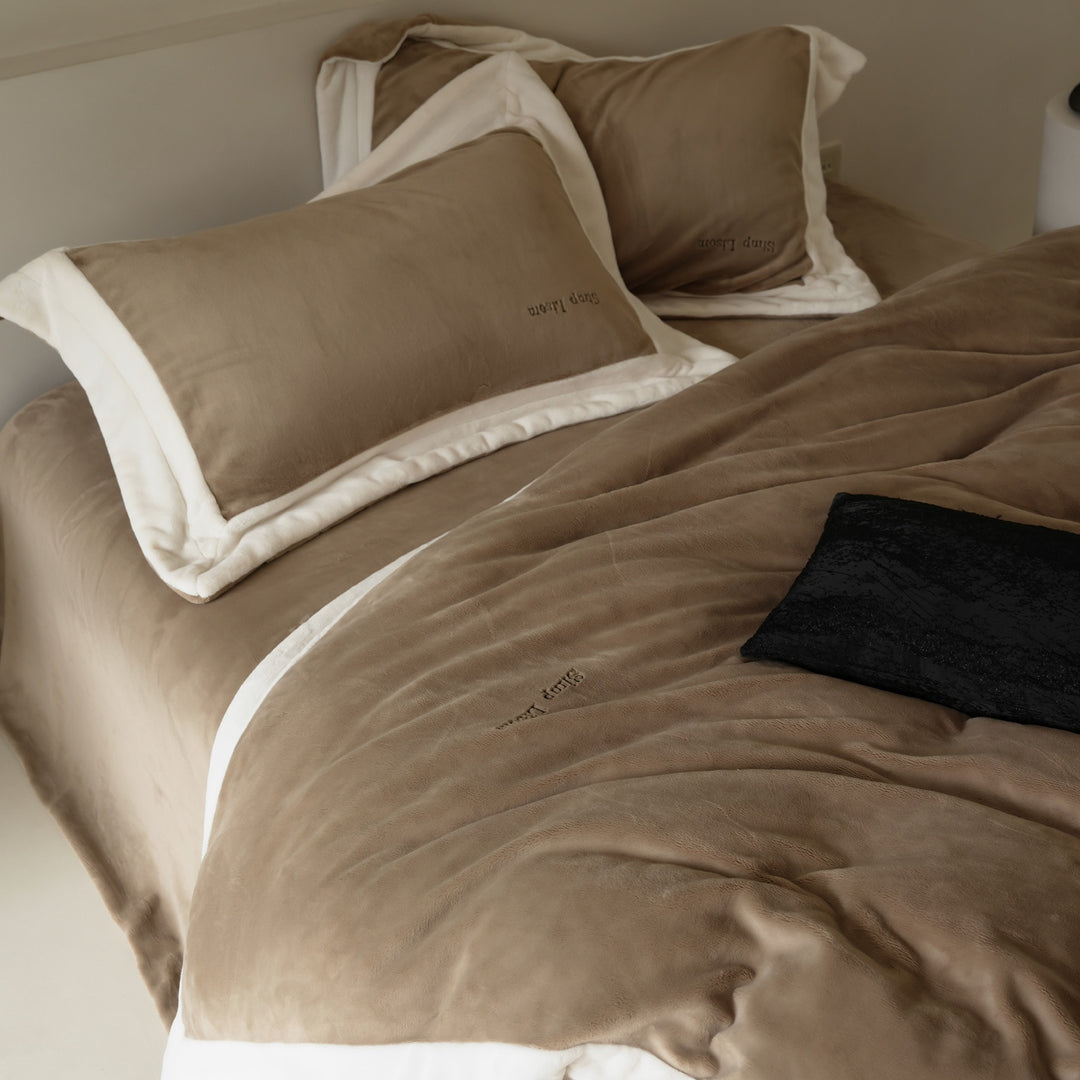Luxurious Plush Bedding Set