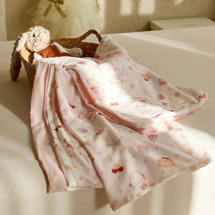 Kids bedding set with cute lion motifs made of soft cotton muslin