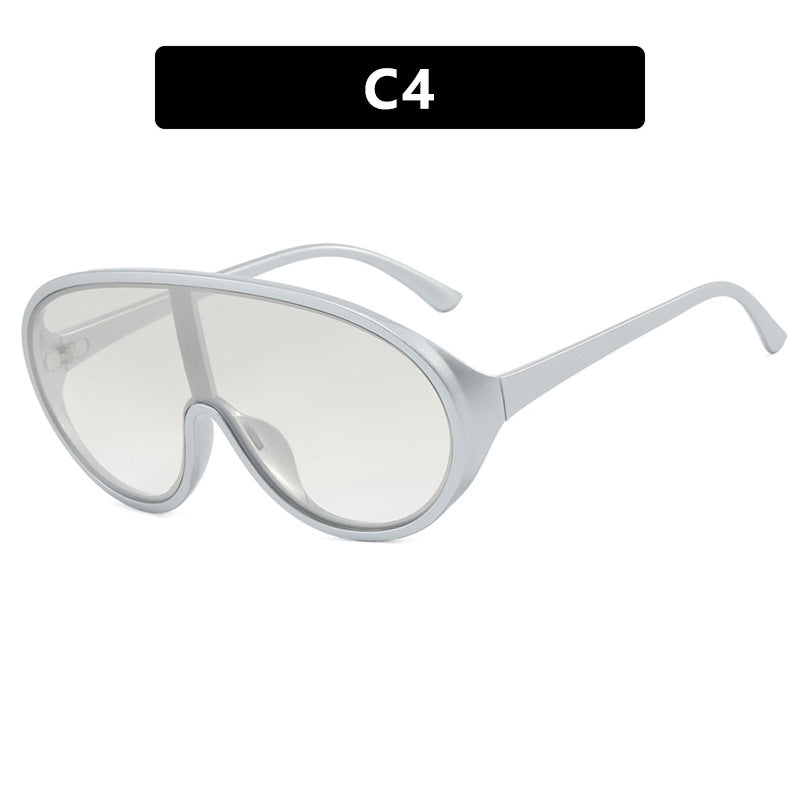 Women's futuristic sunglasses with large lenses and ergonomic frame Stornfield