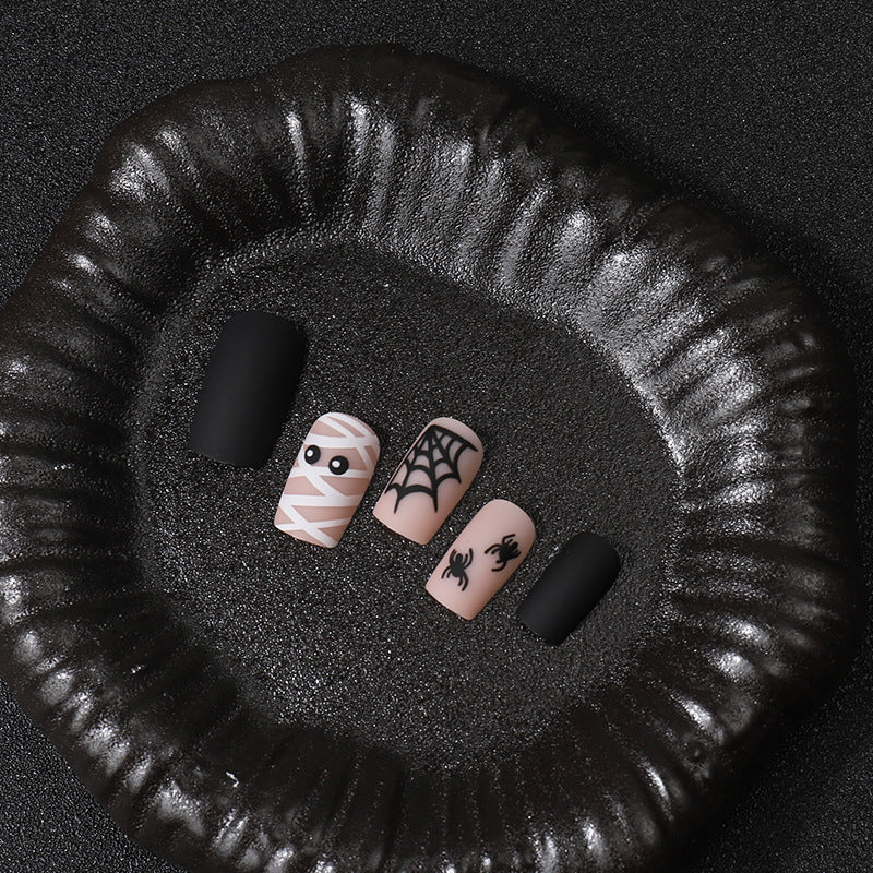 Halloween Themed Press-On Nail Art Set Stornfield