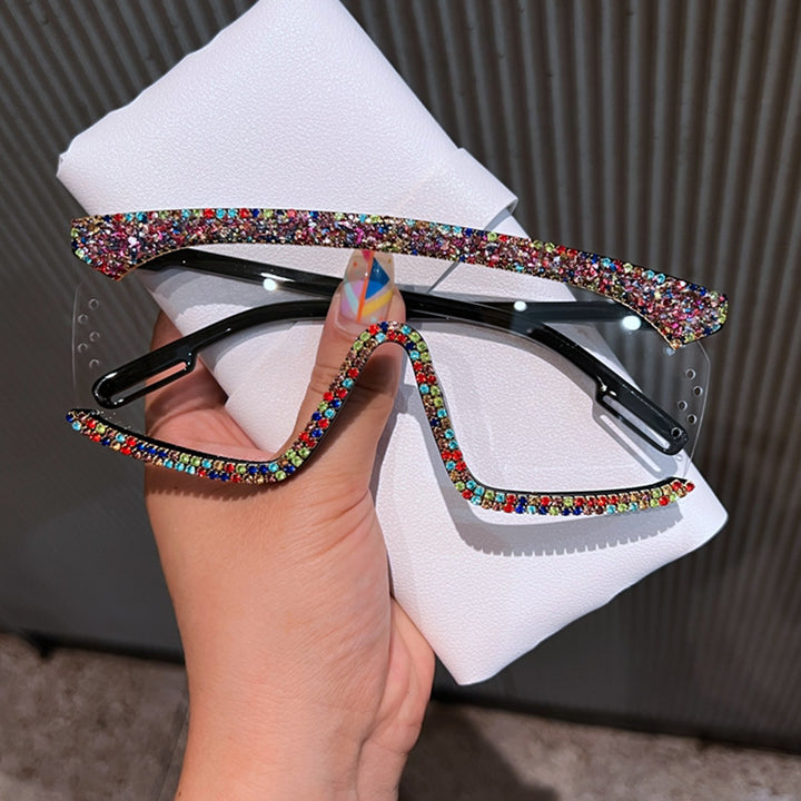 Women's sunglasses with sparkling rhinestone frame and modern design Stornfield