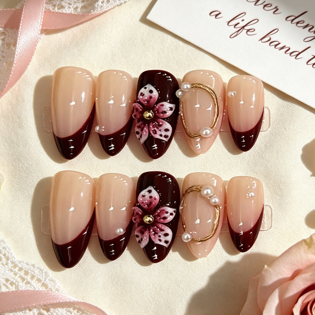 Decorative Floral Press-On Nail Art Set with Elegant Embellishments Stornfield