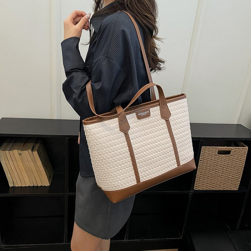Fashionable tote bag with textured design Stornfield
