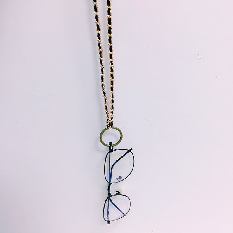 Trendy jewelry necklace with round pendants Stornfield