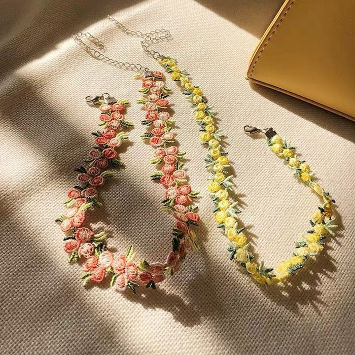 Floral Choker Necklace Stornfield