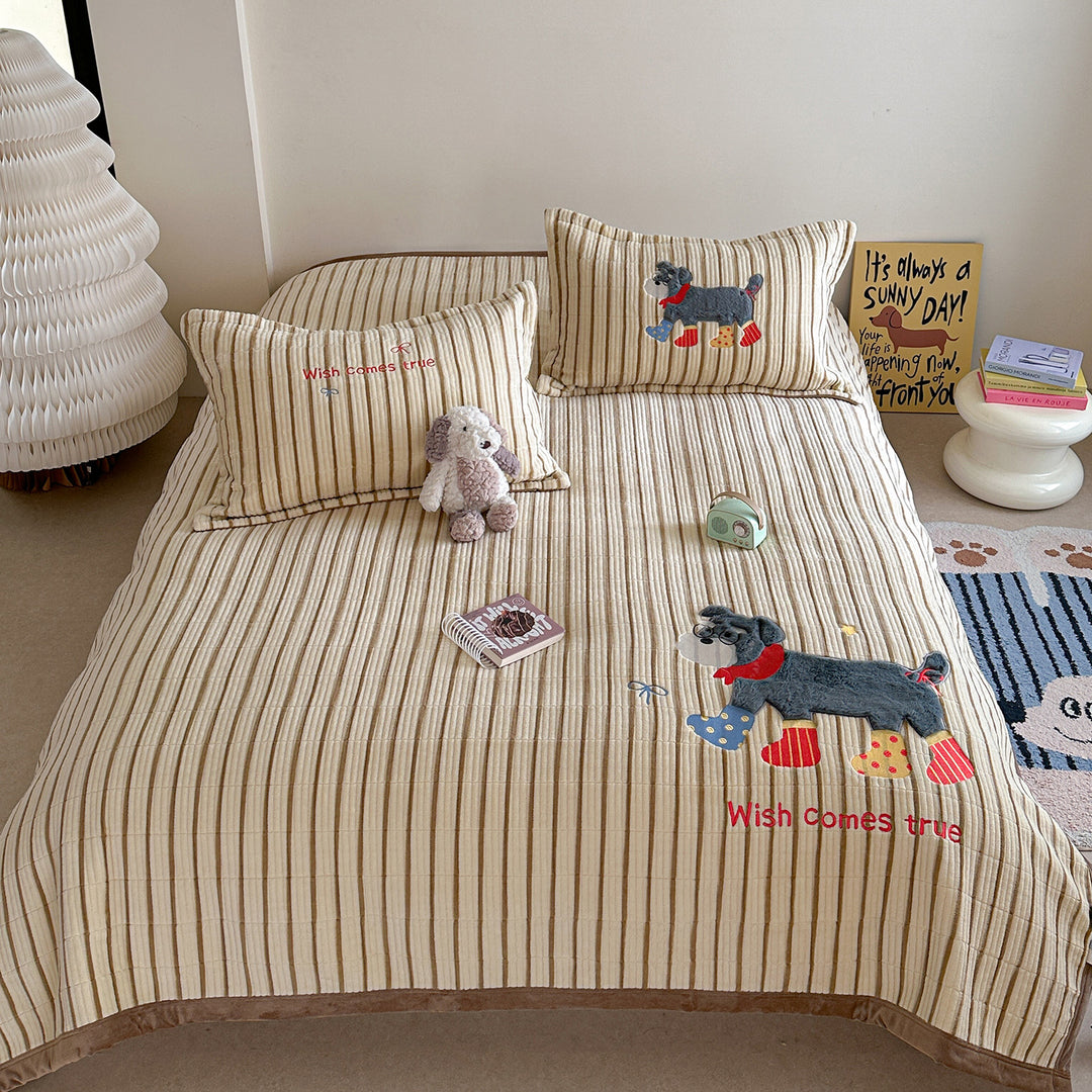 Quilted Cotton Bedspread Set with Dimensional Cat Appliqué & Pillow Shams