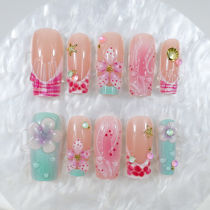 Nail set with floral accents and elegant details Stornfield