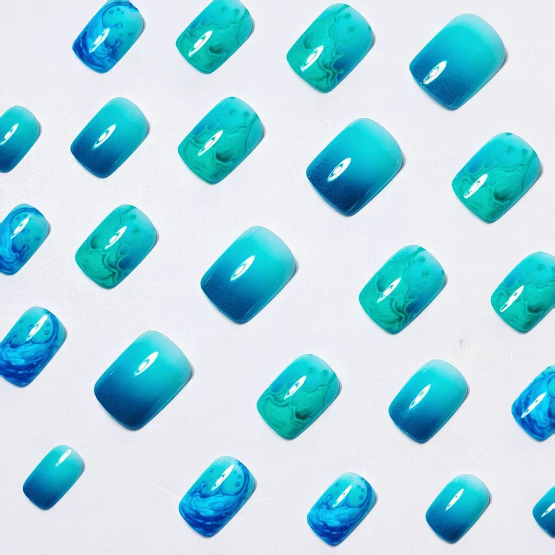 Artificial nails with elaborate wave design Stornfield