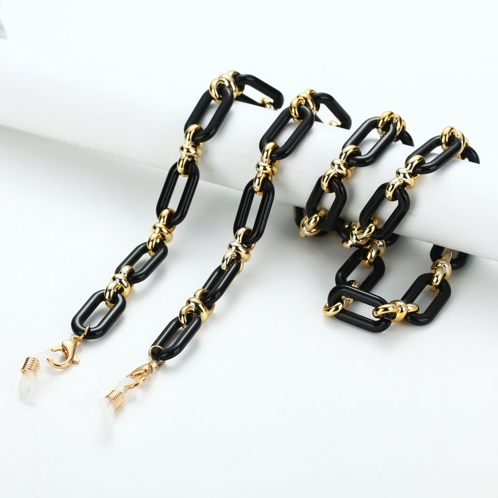 Fashionable sunglasses with chain pendant Stornfield