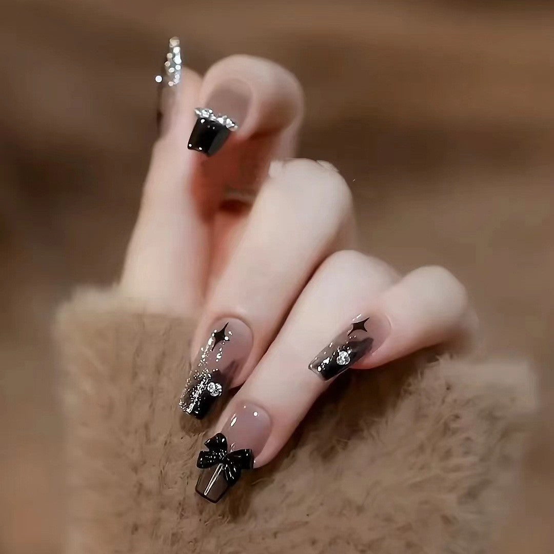 Elegant Heart Design Artificial Nails Stornfield