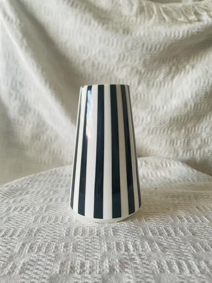 Modern Striped Ceramic Cup Stornfeild
