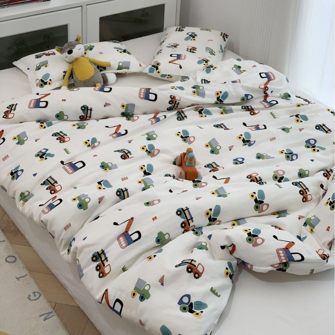 Kids bedding set with cute lion motifs made of soft cotton muslin