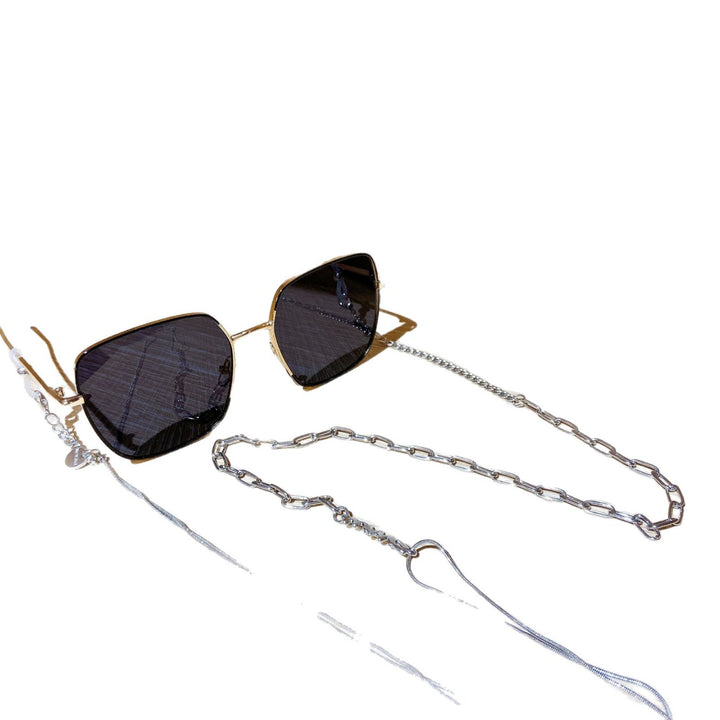 Fashionable sunglasses with luxurious chain strap Stornfield