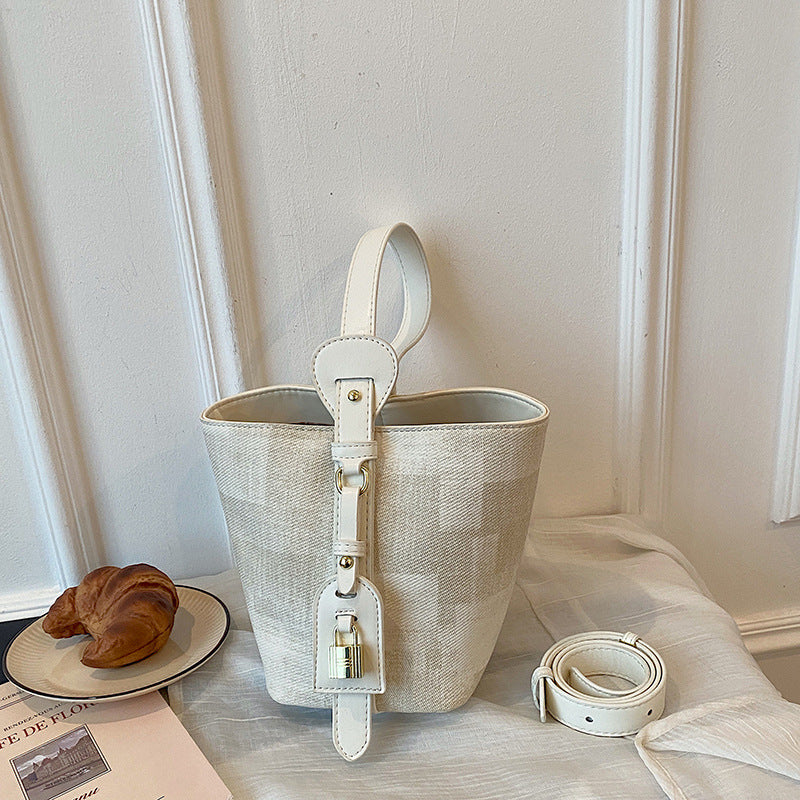 Elegant Structured Bucket Bag