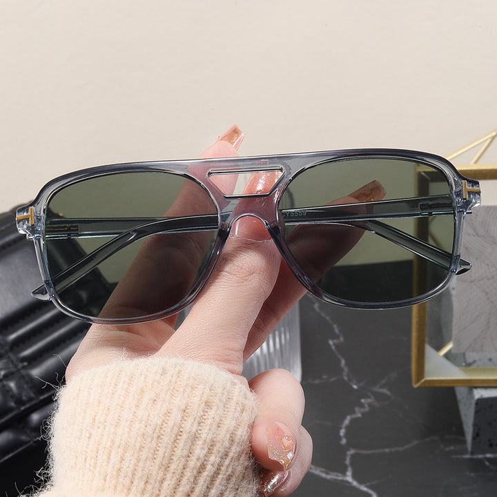 Women’s fashionable glasses with a fine frame and strict contours Stornfield