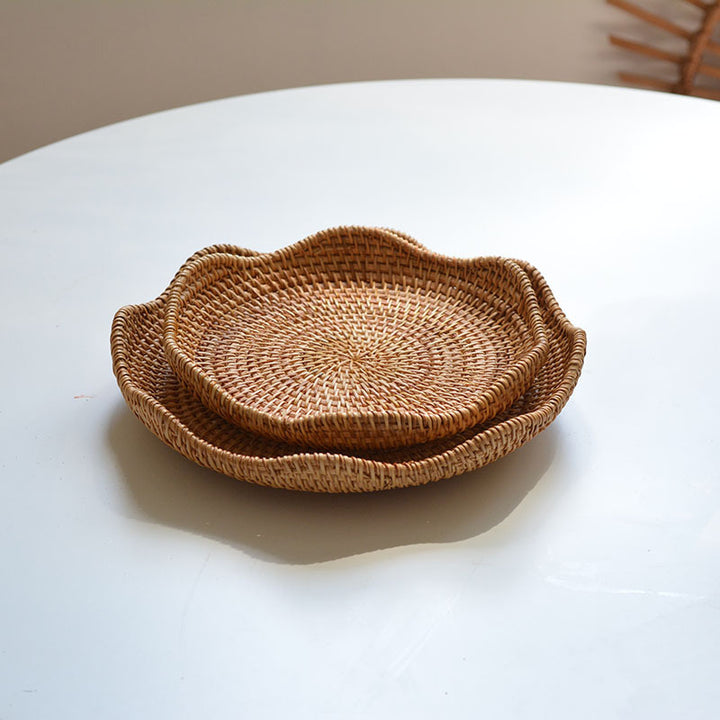 Women handmade natural serving plates set Stornfield