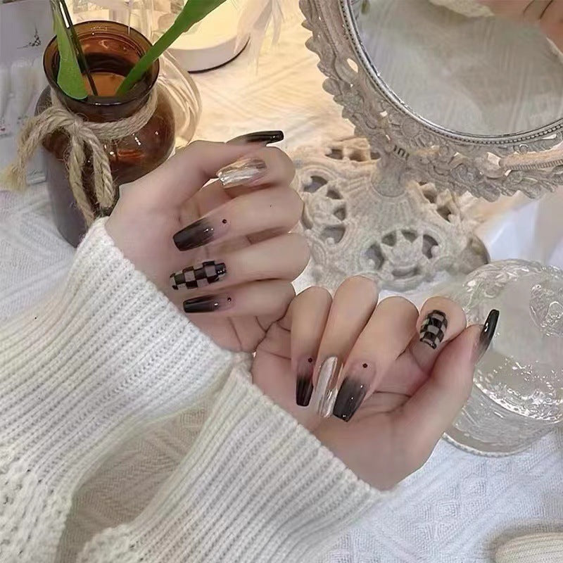 Nail art set with graphic patterns and elegant finish Stornfield