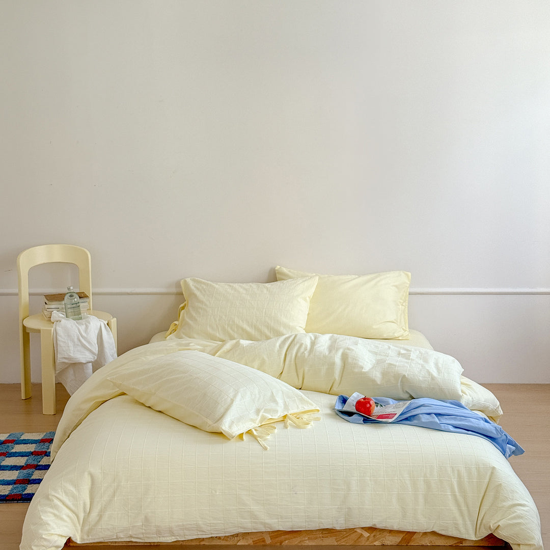 Dezent checked bedding set made of soft cotton percale with a light quilted texture