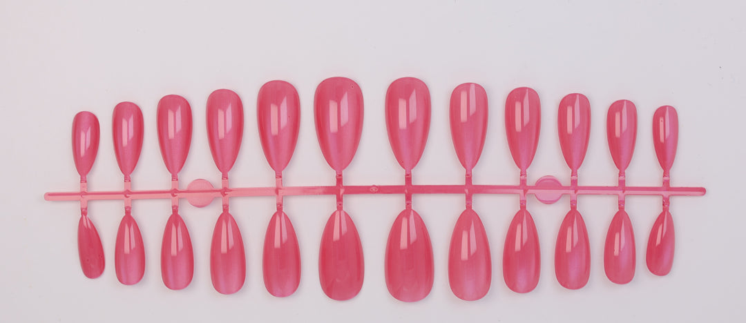 Artificial nail set with shimmering designs Stornfield