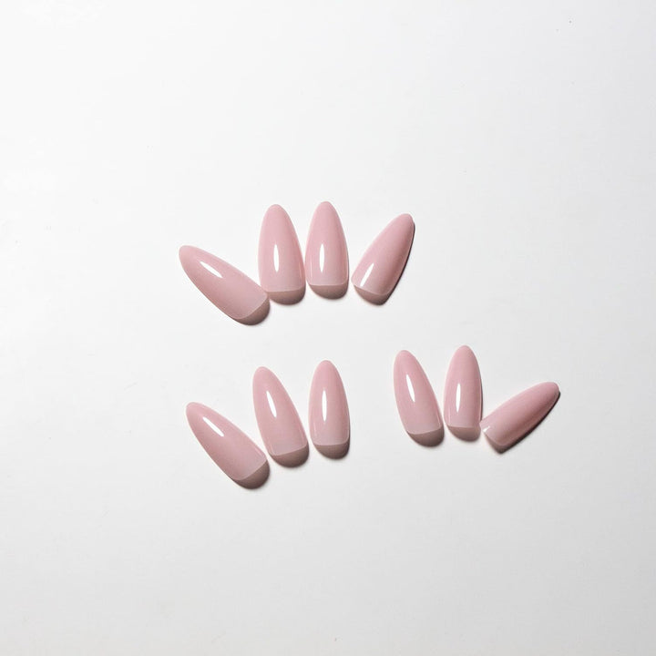 Artificial nail set in elegant stiletto shape Stornfield
