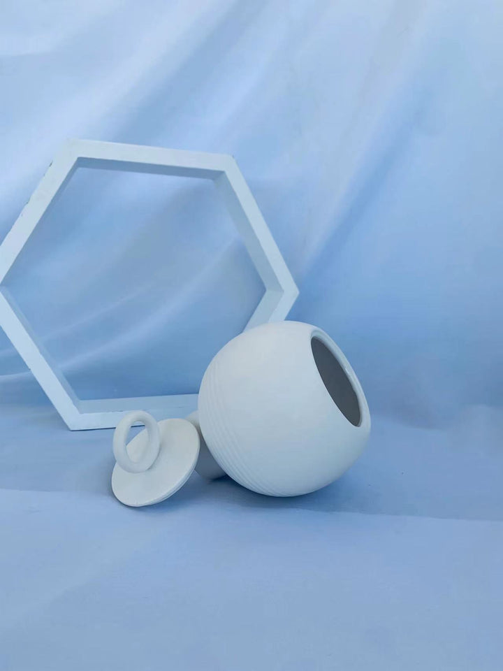 Modern Sculptural Decorative Lamp Stornfeild