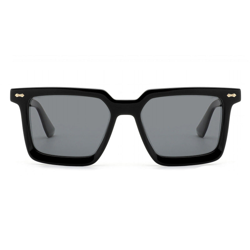 Women's sunglasses in a modern, square design with polarized lenses Stornfield