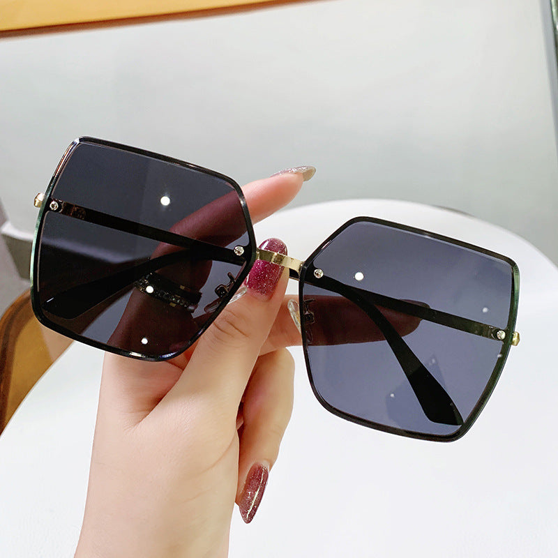 Ladies fashionable square sunglasses with polarized lenses Stornfield