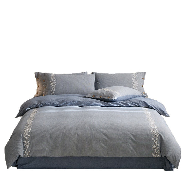 Bedding set made of breathable cotton satin with side floral embroidery