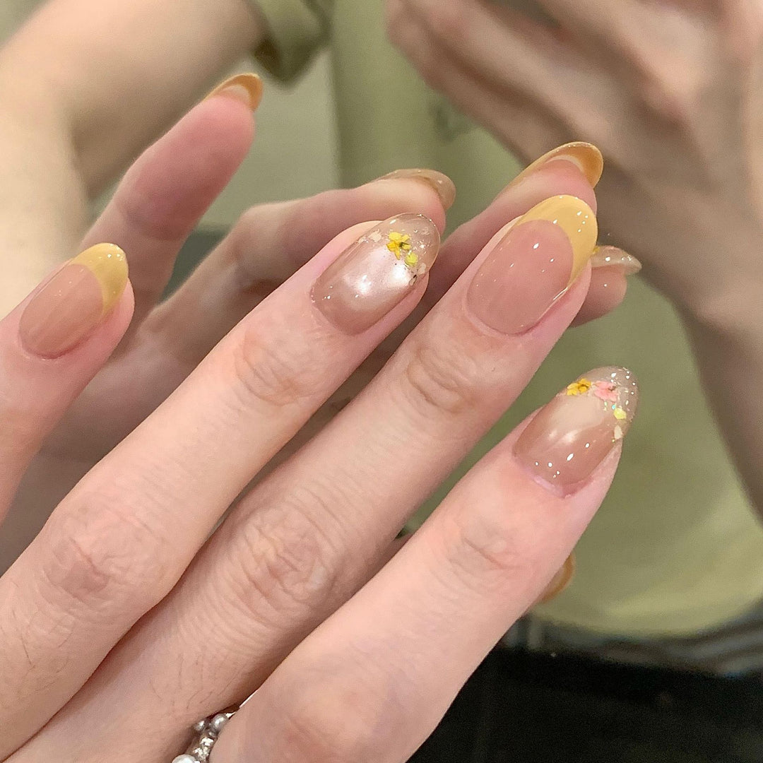 Artificial nails with elegant flower design Stornfield