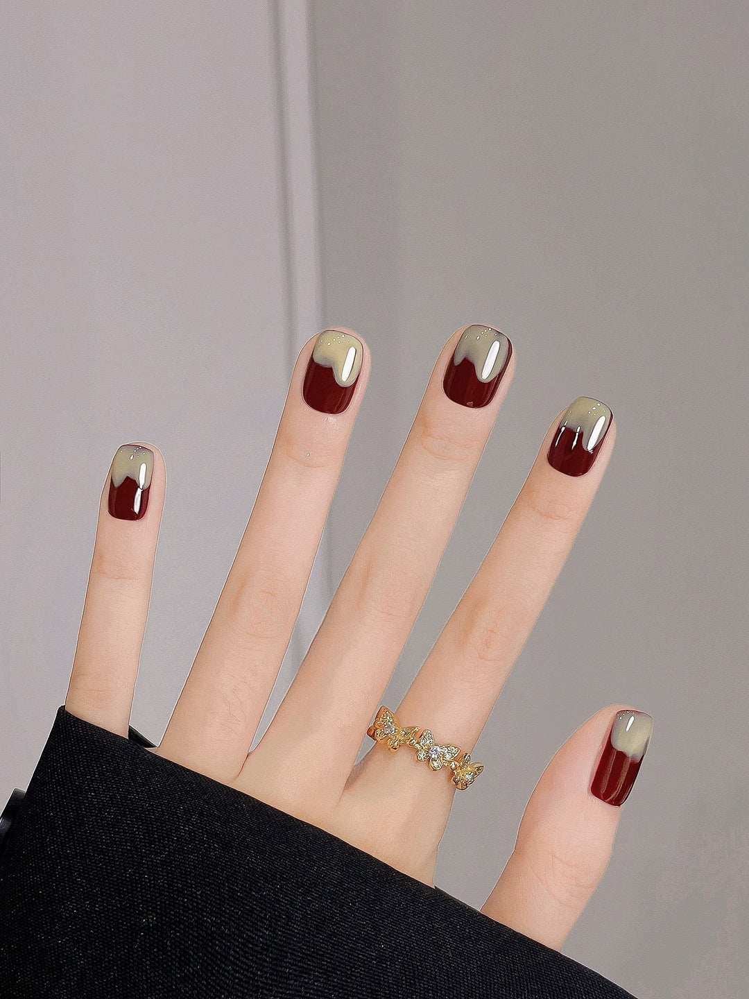 Trendy Press-On Nail Art Set with Glossy Finish