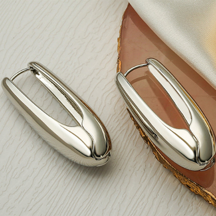Elegant and Stylish Earrings Stornfield