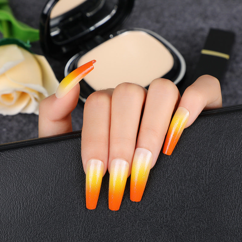 Glamorous artificial nails with gradient Stornfield