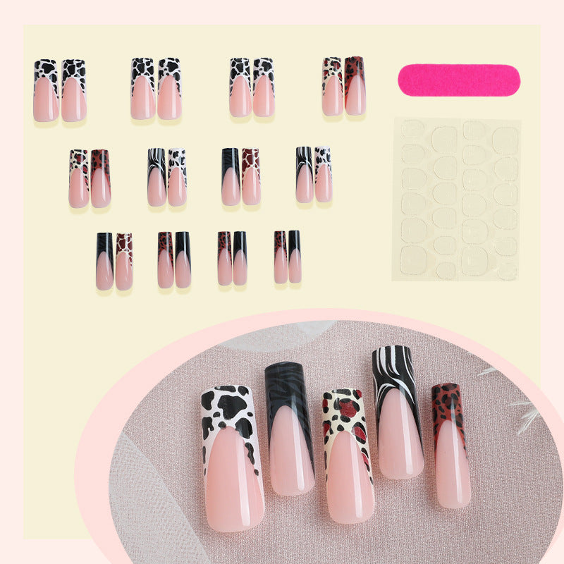 Nail art set with modern leopard pattern Stornfield