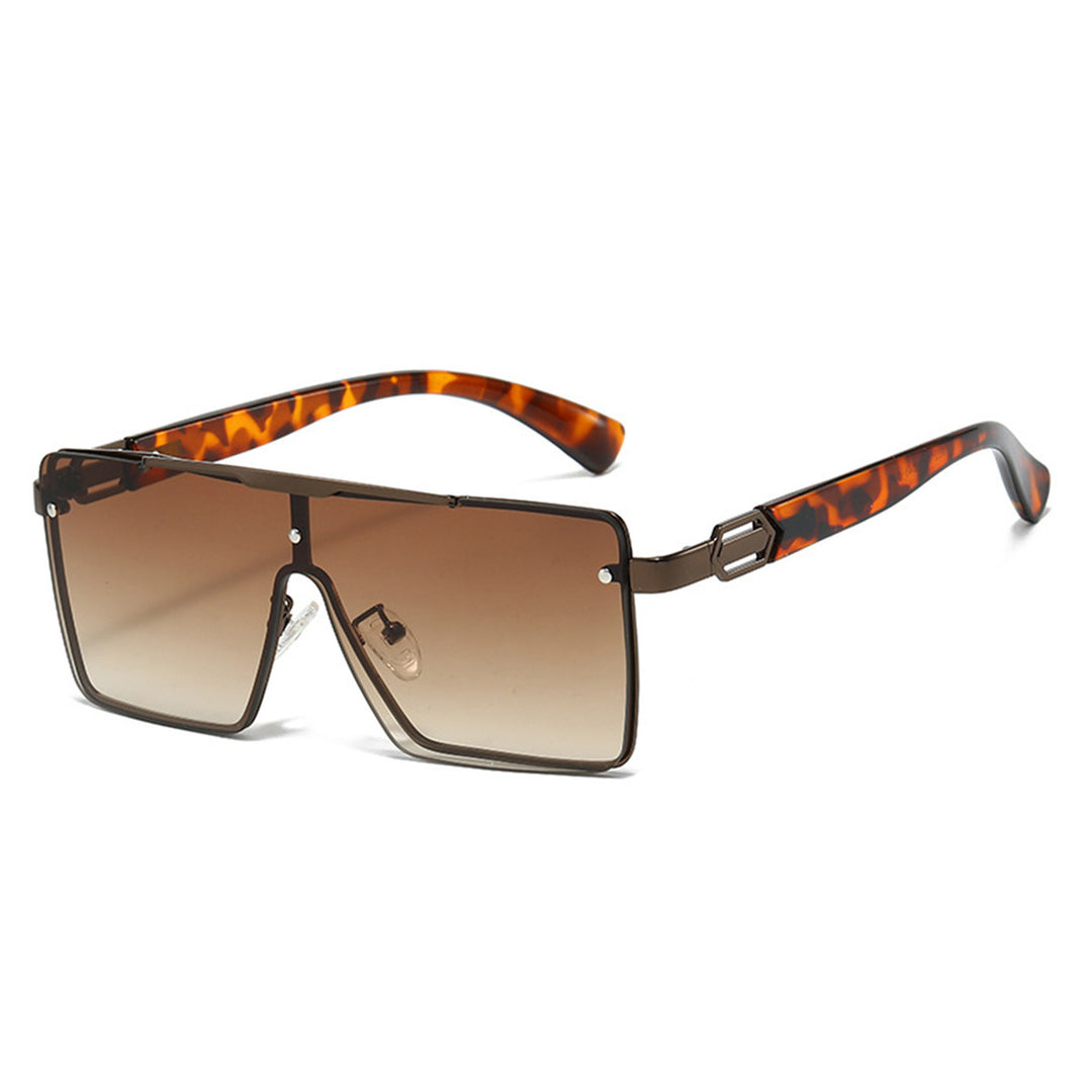 Women Fashionable Oversized Sunglasses in Exclusive Tortoiseshell Design Stornfield
