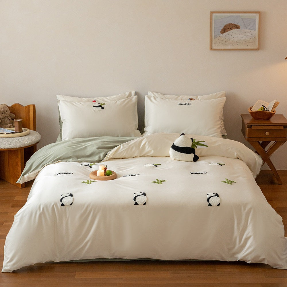 Children's bedding set with embroidered dachshund motifs made of soft cotton satin and reversible function