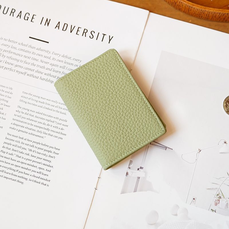 Luxurious Textured Leather Card Holder