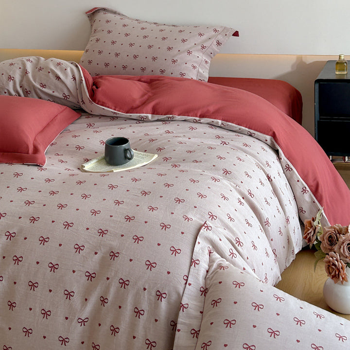Luxurious bedding set with floral jacquard pattern