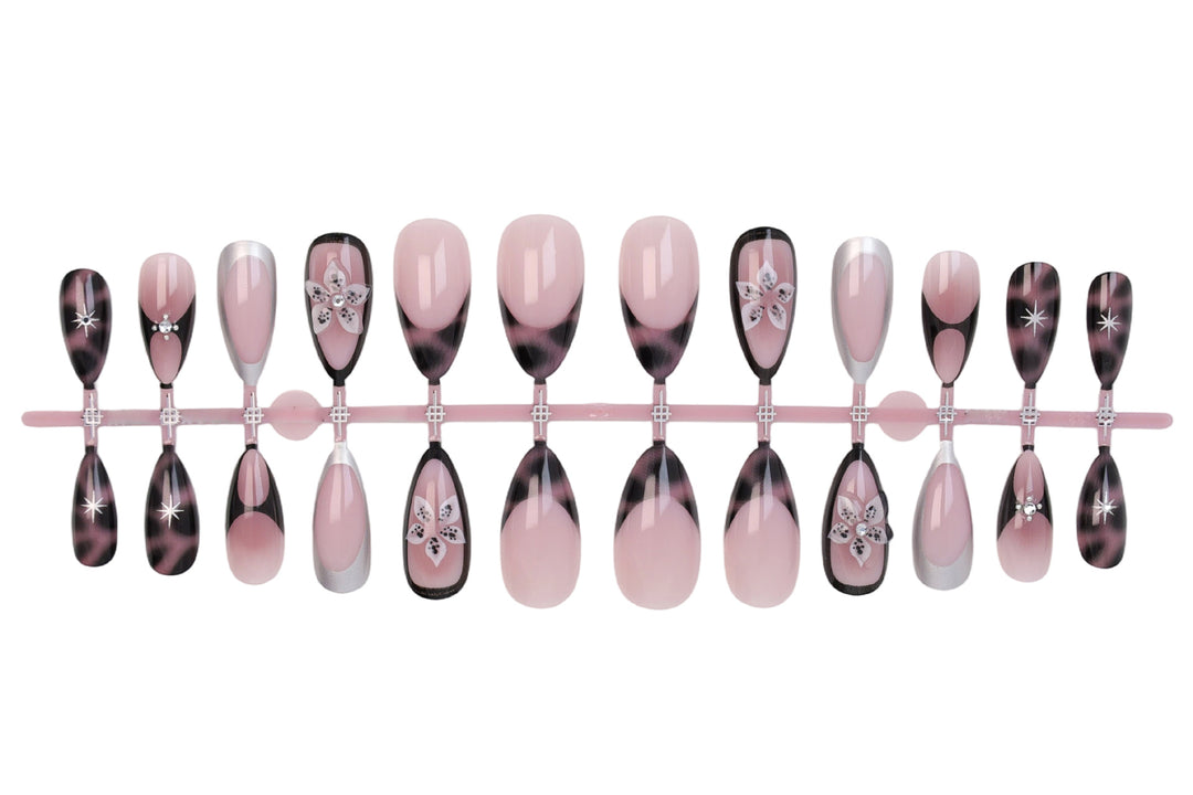Artificial nail set with elegant tips and trendy accents Stornfield