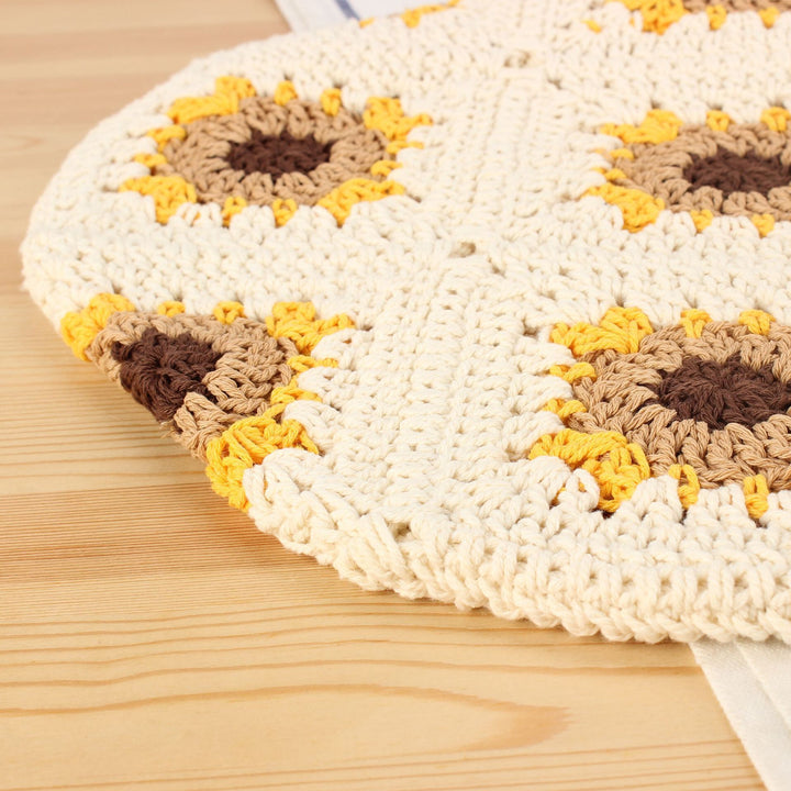 Crochet shoulder bag with playful sunflower pattern Stornfield