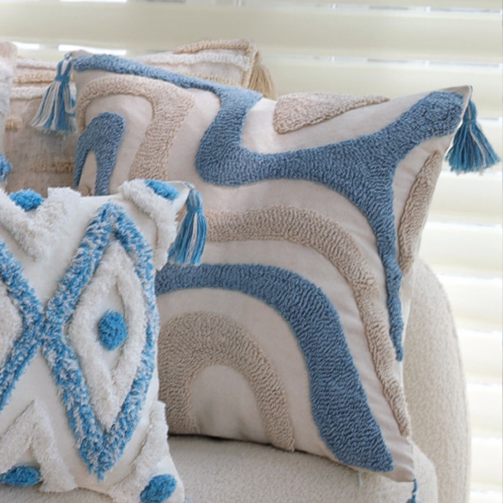 Decorative cushion with geometric pattern