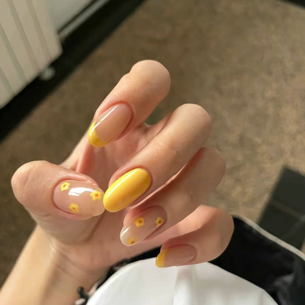 Artistic Floral Nail Art Enhancements