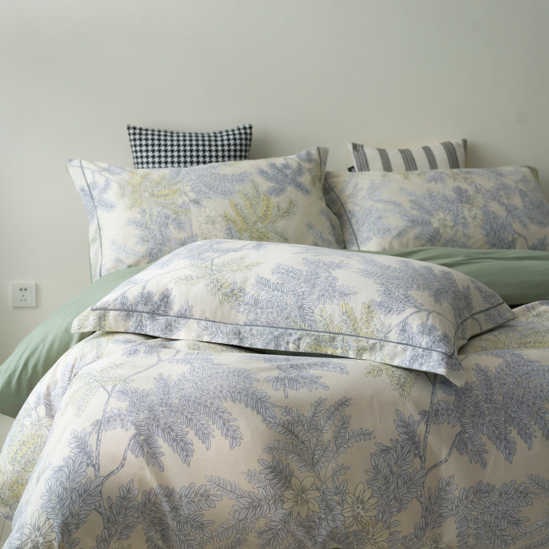 Bedding set made of cotton percale with geometric check pattern, breathable and easy to iron